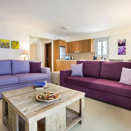 Meliti Waterfront Apartahotel 4*