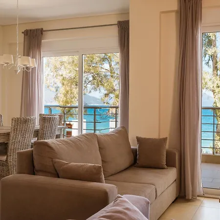 Apartahotel Meliti Waterfront Karavomylos