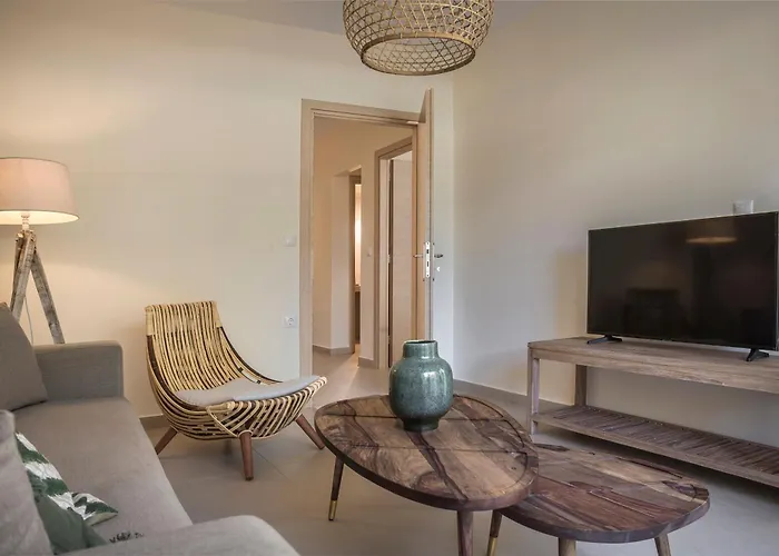 Meliti Waterfront 4* Karavomylos