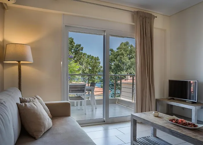 Meliti Waterfront Apartmanhotel Karavómilosz