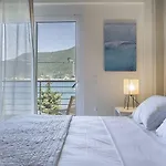 Meliti Waterfront Aparthotel Karavomylos