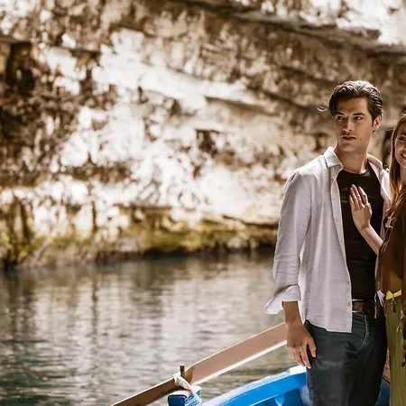 Apartahotel Meliti Waterfront Karavomylos