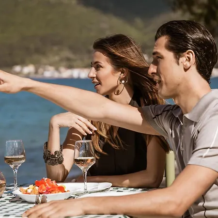 Meliti Waterfront 4* Karavomylos