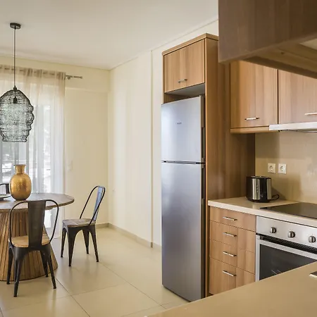 Meliti Waterfront Apartahotel Karavomylos