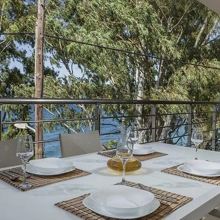 Meliti Waterfront Apartahotel