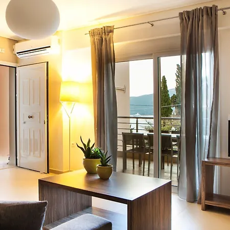Apartahotel Meliti Waterfront Karavomylos