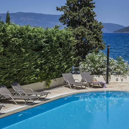 Meliti Waterfront Apartahotel 4*