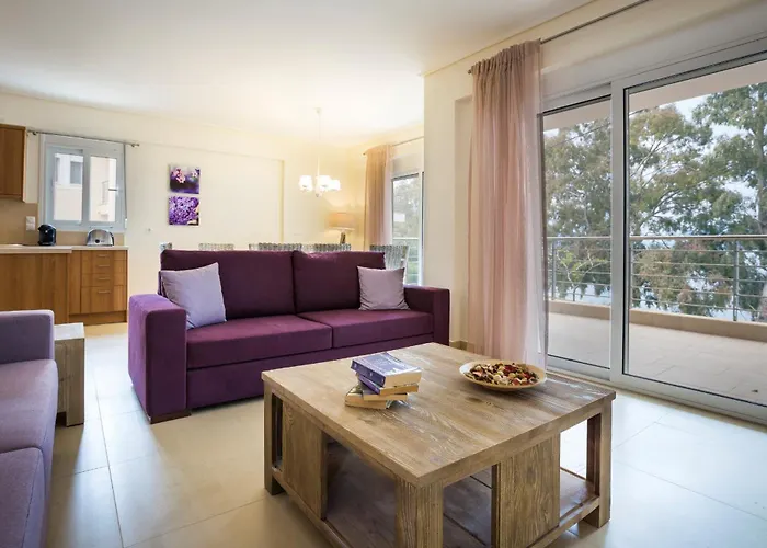 アパートホテル Meliti Waterfront 4*