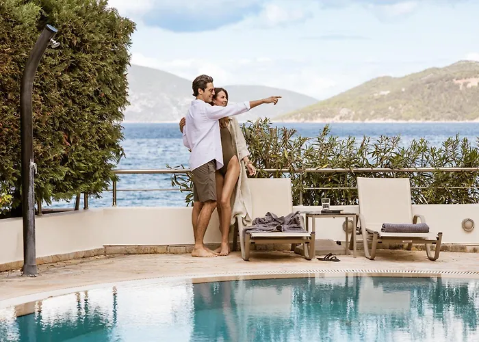 アパートホテル Meliti Waterfront 4*