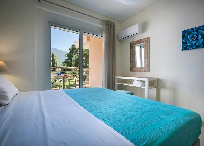 Meliti Waterfront カラヴォミロス