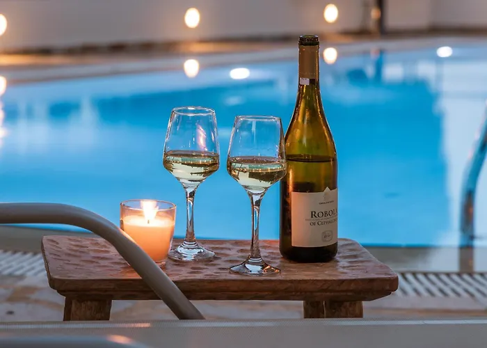 Meliti Waterfront カラヴォミロス