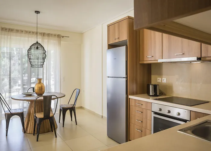 Meliti Waterfront アパートホテル カラヴォミロス